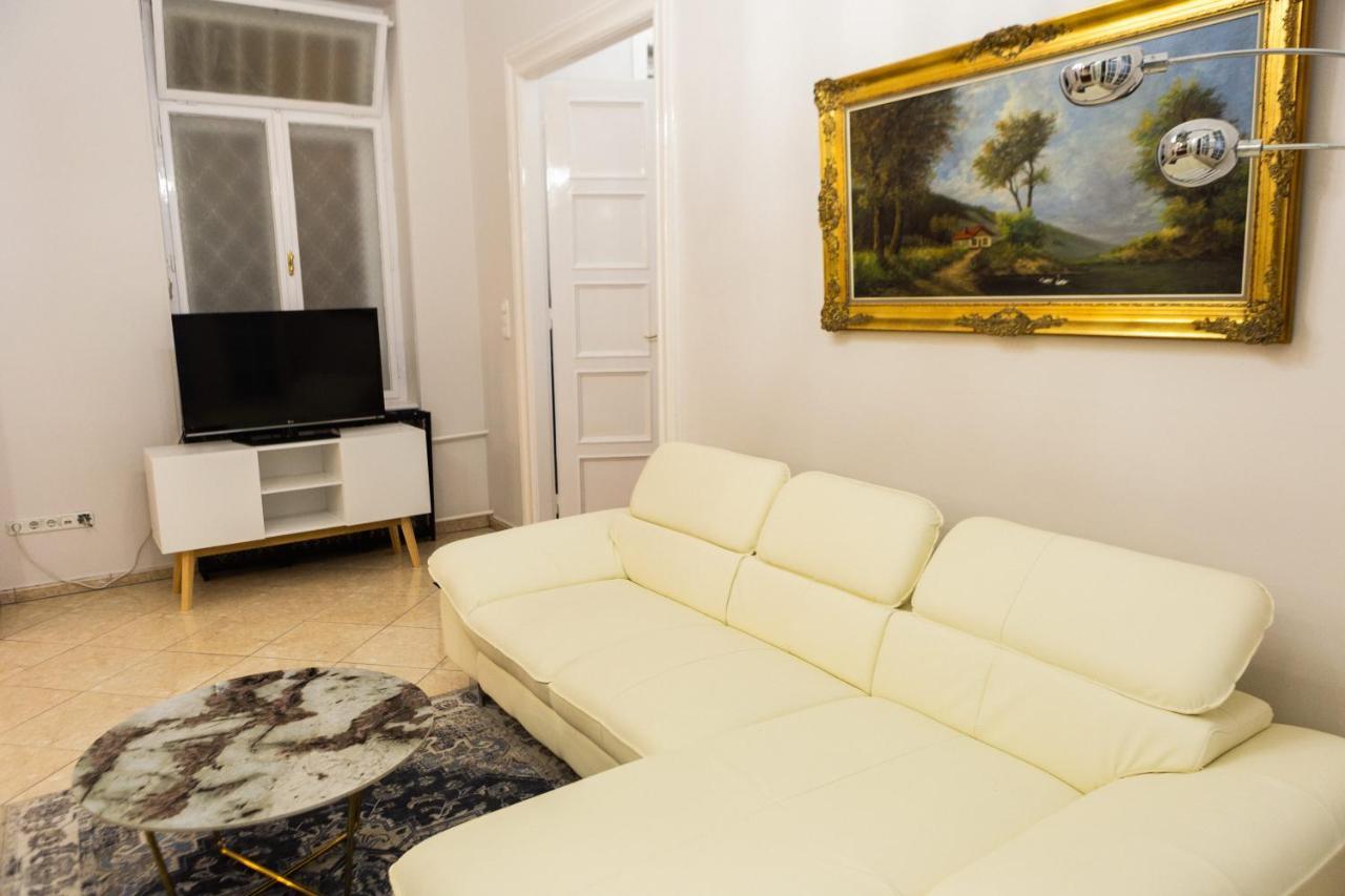 Luxury Downtown 3 Bedroom Apartment By Synagoge With Beautiful View Budapesta Exterior foto