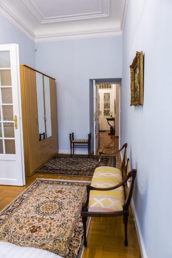 Luxury Downtown 3 Bedroom Apartment By Synagoge With Beautiful View Budapesta Exterior foto