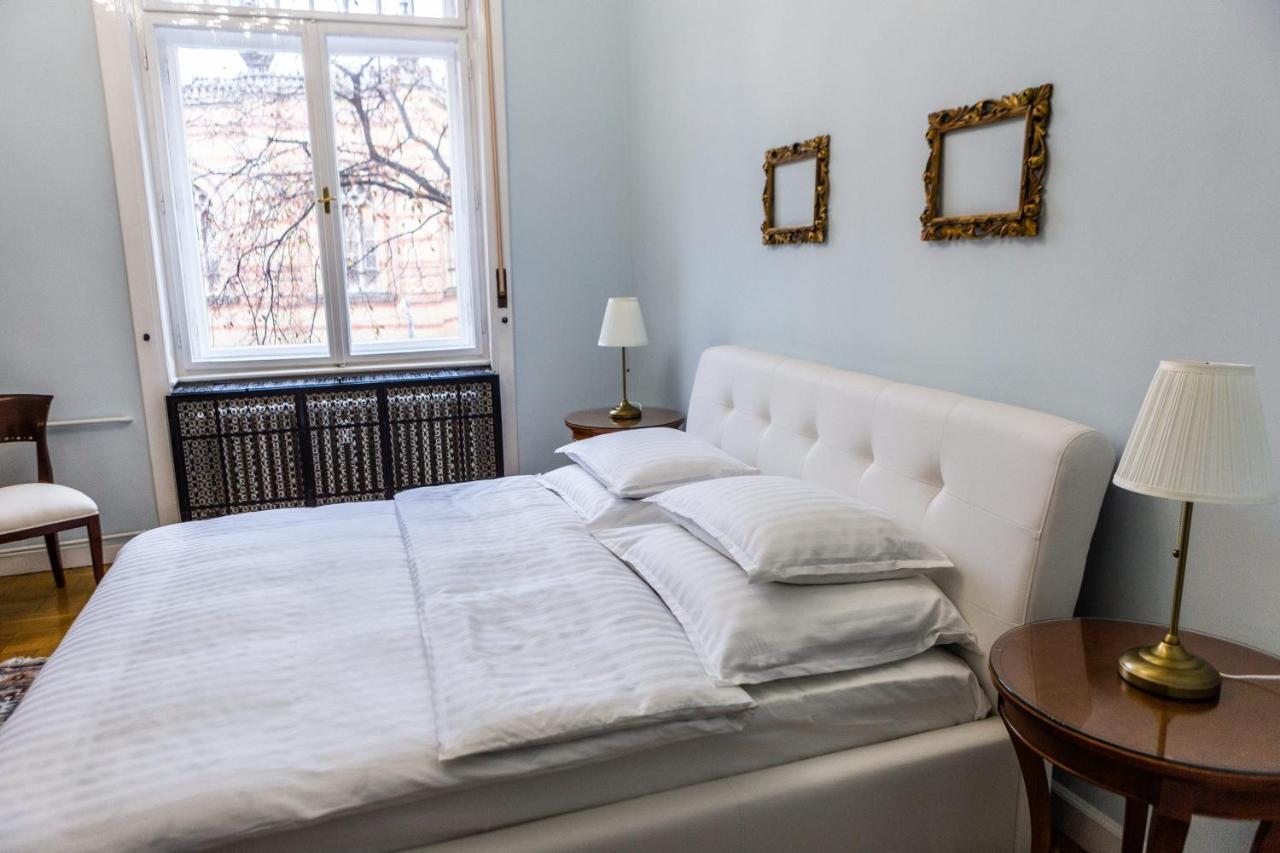 Luxury Downtown 3 Bedroom Apartment By Synagoge With Beautiful View Budapesta Exterior foto