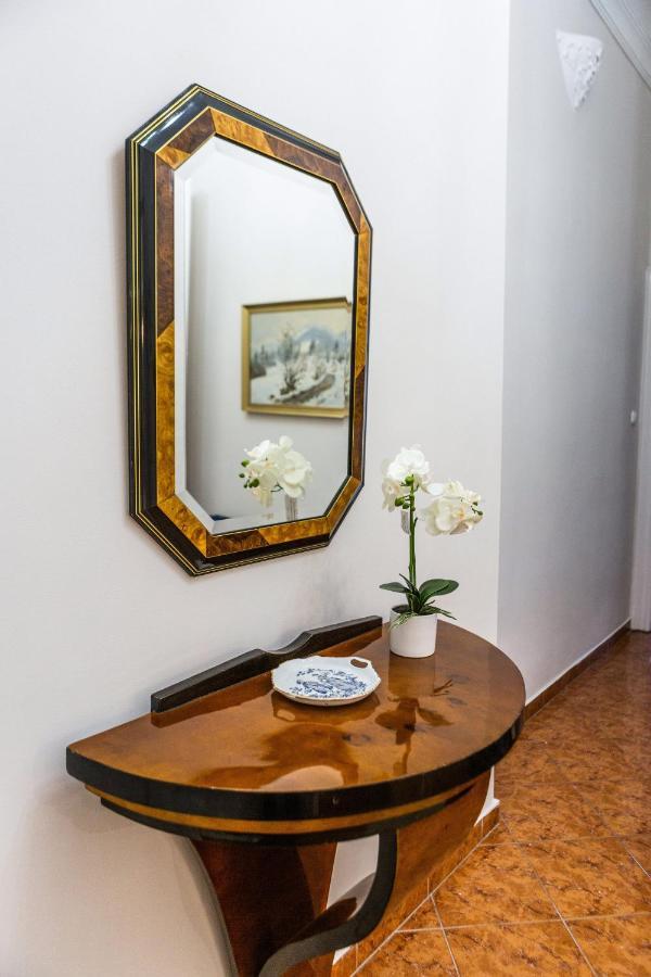 Luxury Downtown 3 Bedroom Apartment By Synagoge With Beautiful View Budapesta Exterior foto