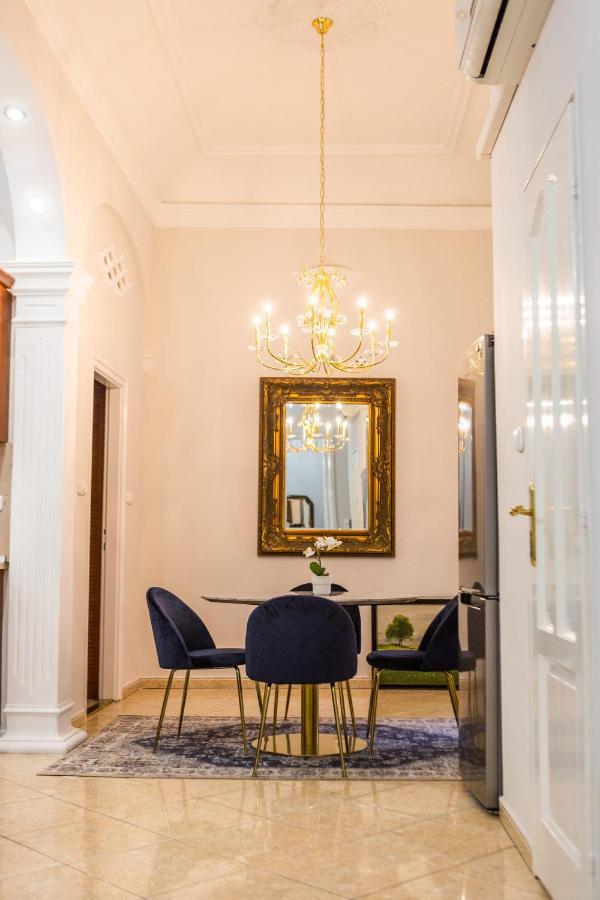 Luxury Downtown 3 Bedroom Apartment By Synagoge With Beautiful View Budapesta Exterior foto
