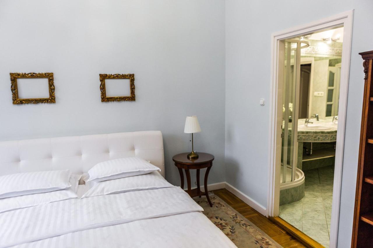 Luxury Downtown 3 Bedroom Apartment By Synagoge With Beautiful View Budapesta Exterior foto