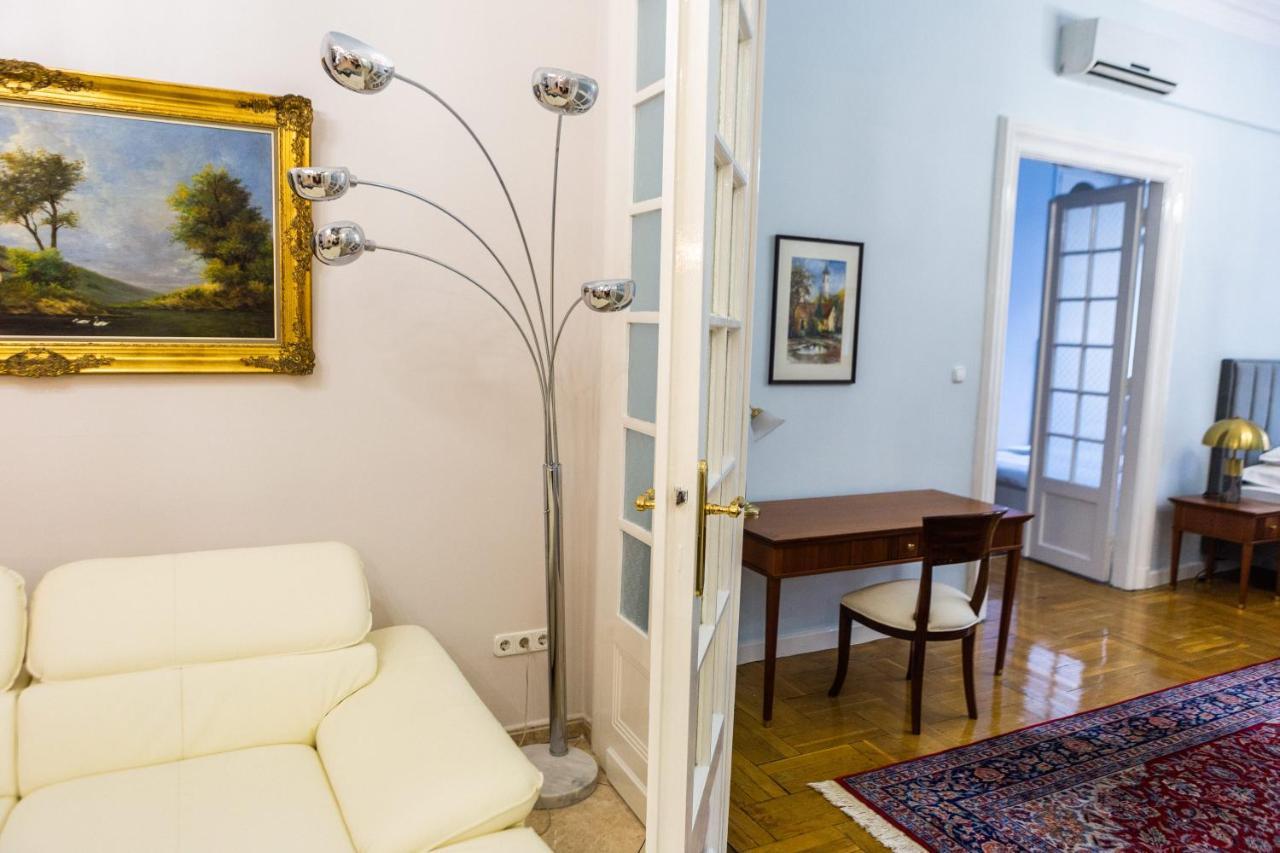 Luxury Downtown 3 Bedroom Apartment By Synagoge With Beautiful View Budapesta Exterior foto