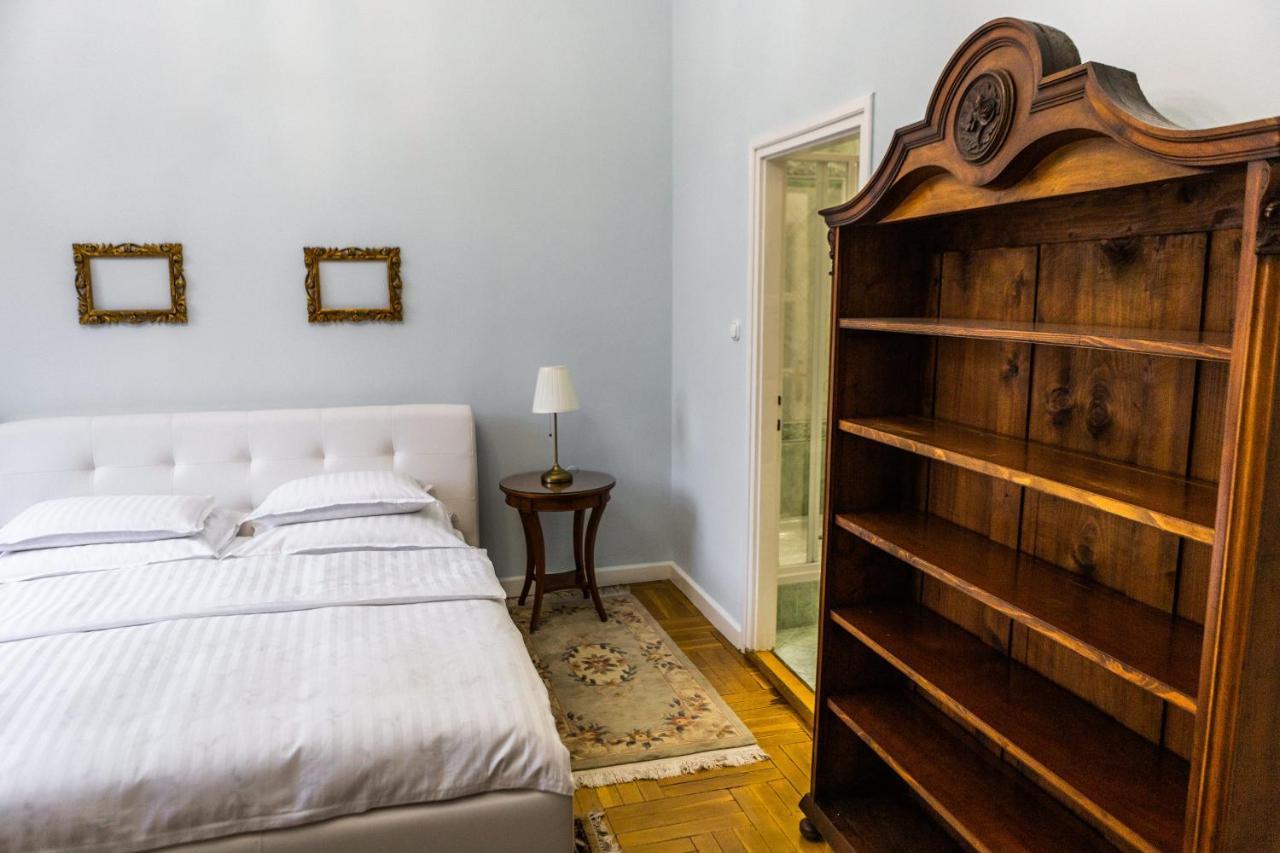 Luxury Downtown 3 Bedroom Apartment By Synagoge With Beautiful View Budapesta Exterior foto